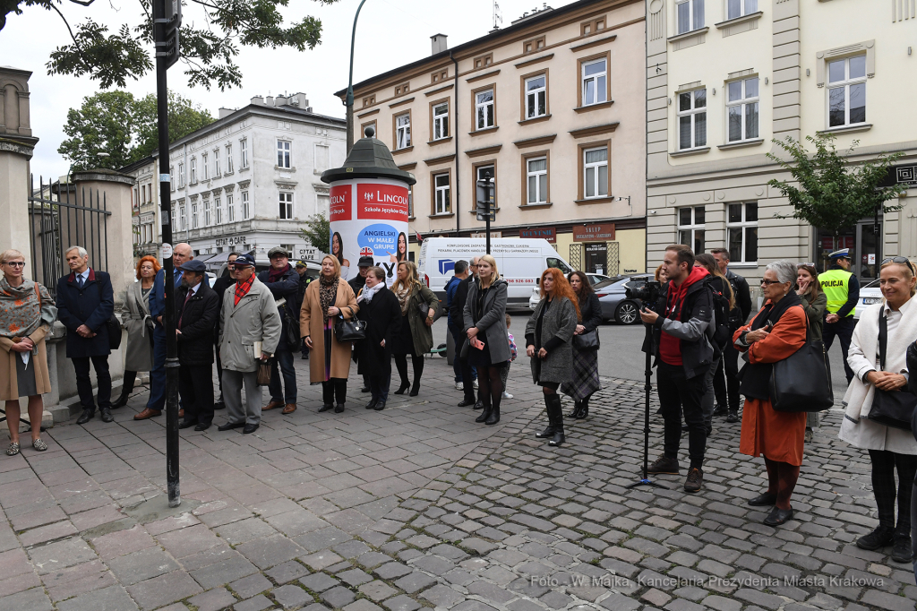 055jpg.jpg-skwer przy Synagodze Tempel  Autor: W. Majka