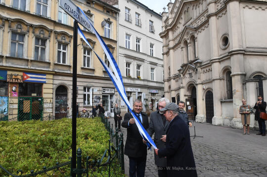 1212jpg.jpg-skwer przy Synagodze Tempel