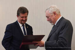 077jpg.jpg-Wręczenie Nagrody Samorządowej im. Norberta Barlickiego