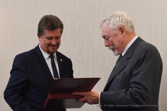 077jpg.jpg-Wręczenie Nagrody Samorządowej im. Norberta Barlickiego