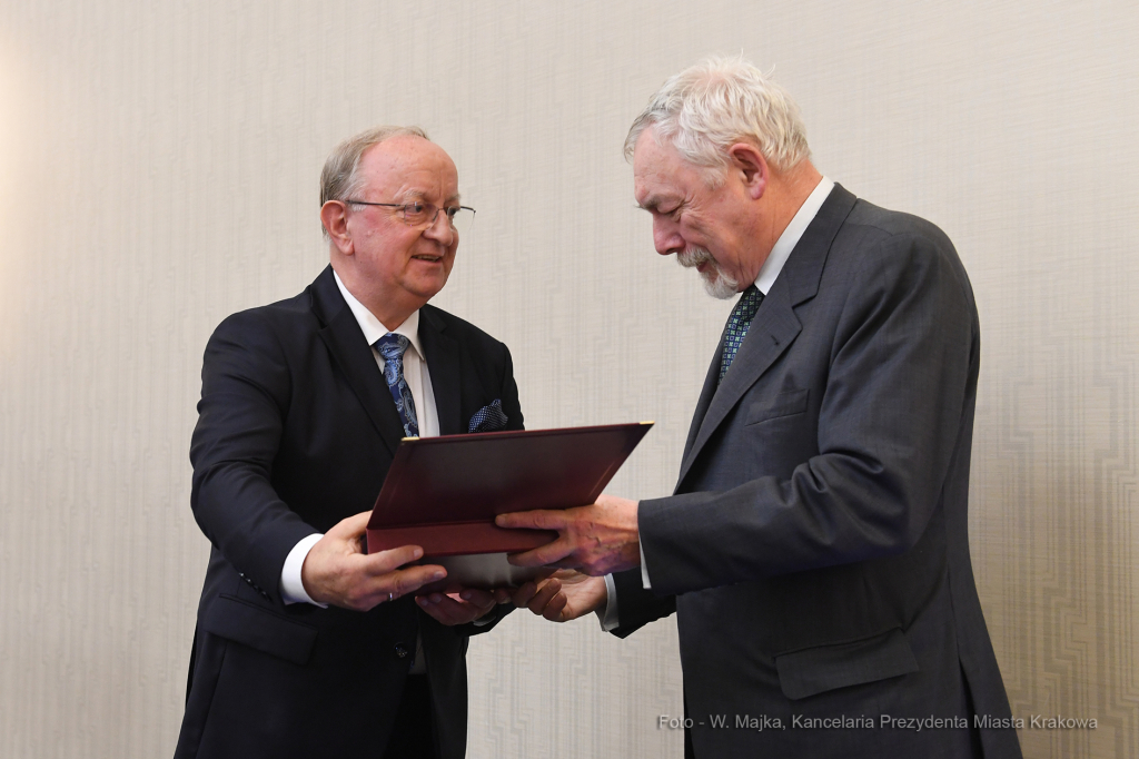 1010jpg.jpg-Wręczenie Nagrody Samorządowej im. Norberta Barlickiego  Autor: W. Majka