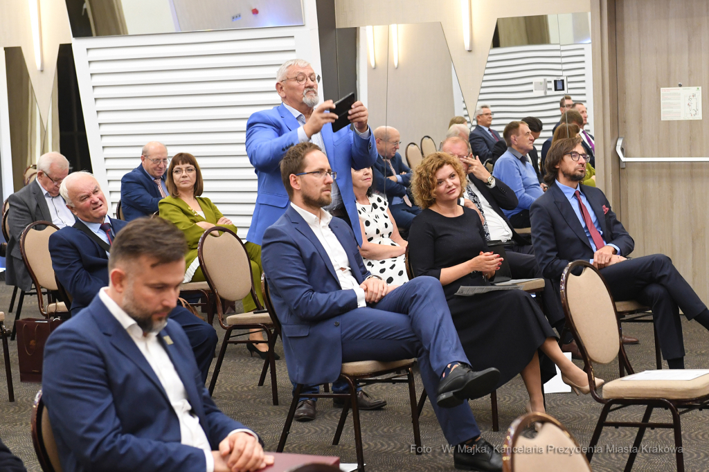 1111jpg.jpg-Wręczenie Nagrody Samorządowej im. Norberta Barlickiego  Autor: W. Majka