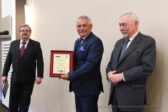 2121jpg.jpg-Wręczenie Nagrody Samorządowej im. Norberta Barlickiego