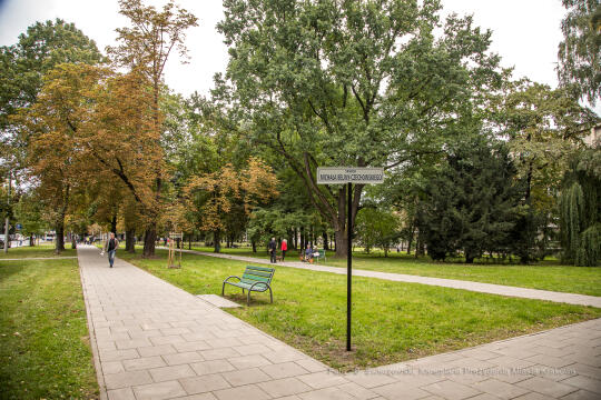 bs-września 25, 2021-jg1_210925_202a4761.jpg-Skwer, Majchrowski, Nowa Huta