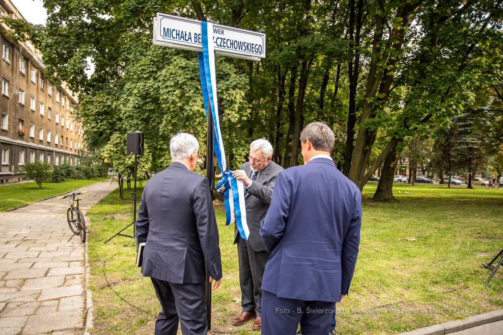 bs-września 25, 2021-jg1_210925_202a4956.jpg-Skwer, Majchrowski, Nowa Huta  Autor: B. Świerzowski