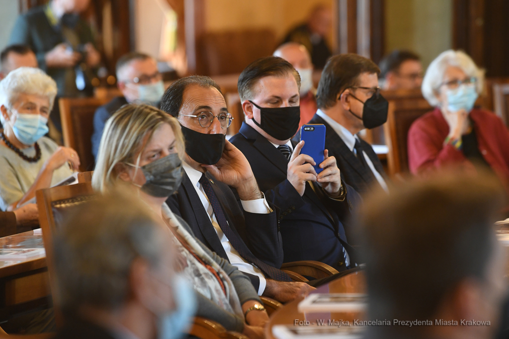 088jpg.jpg-Medal dla Adama Bodnara  Autor: W. Majka