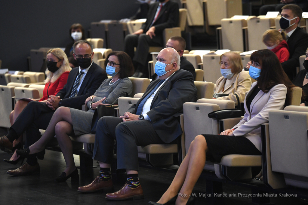 3939jpg.jpg-Brązowe Cracoviae Merenti  Autor: W. Majka