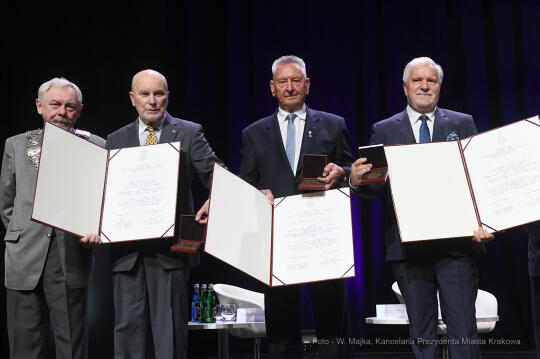 4545jpg.jpg-Brązowe Cracoviae Merenti