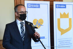 022jpg.jpg-defibrylatory