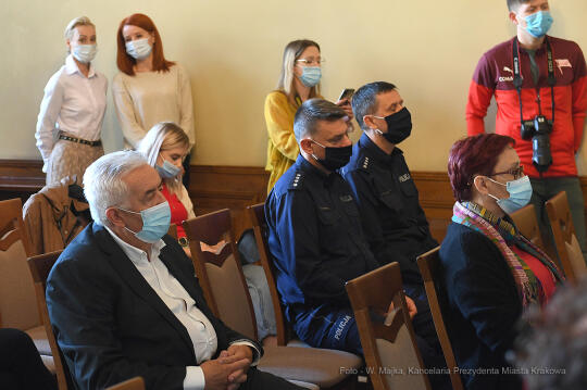 033jpg.jpg-defibrylatory