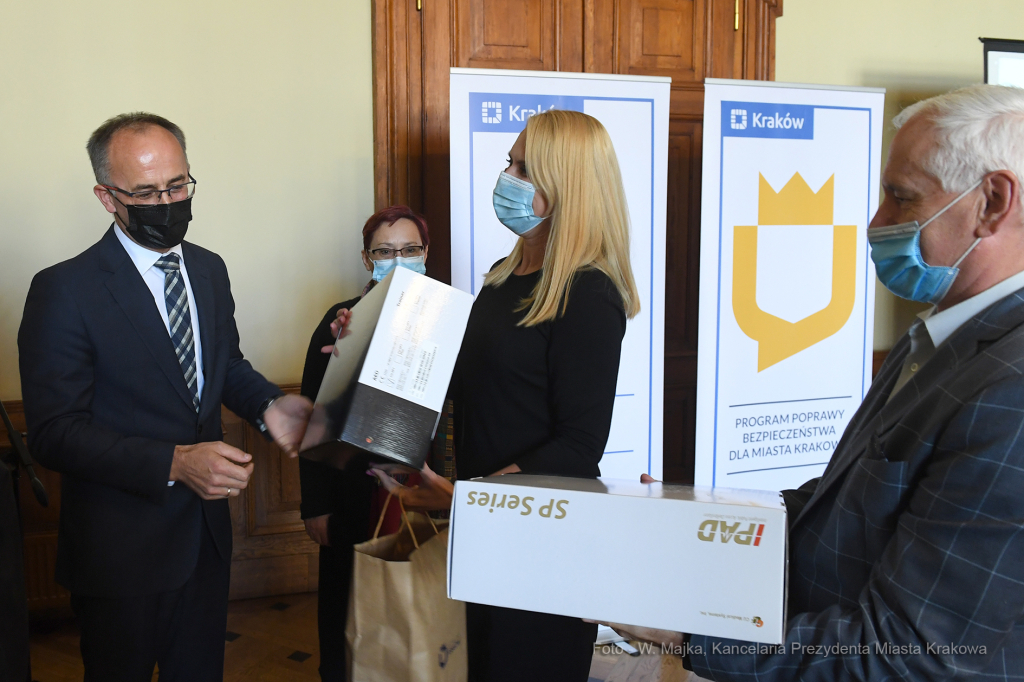 077jpg.jpg-defibrylatory  Autor: W. Majka