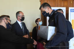 088jpg.jpg-defibrylatory