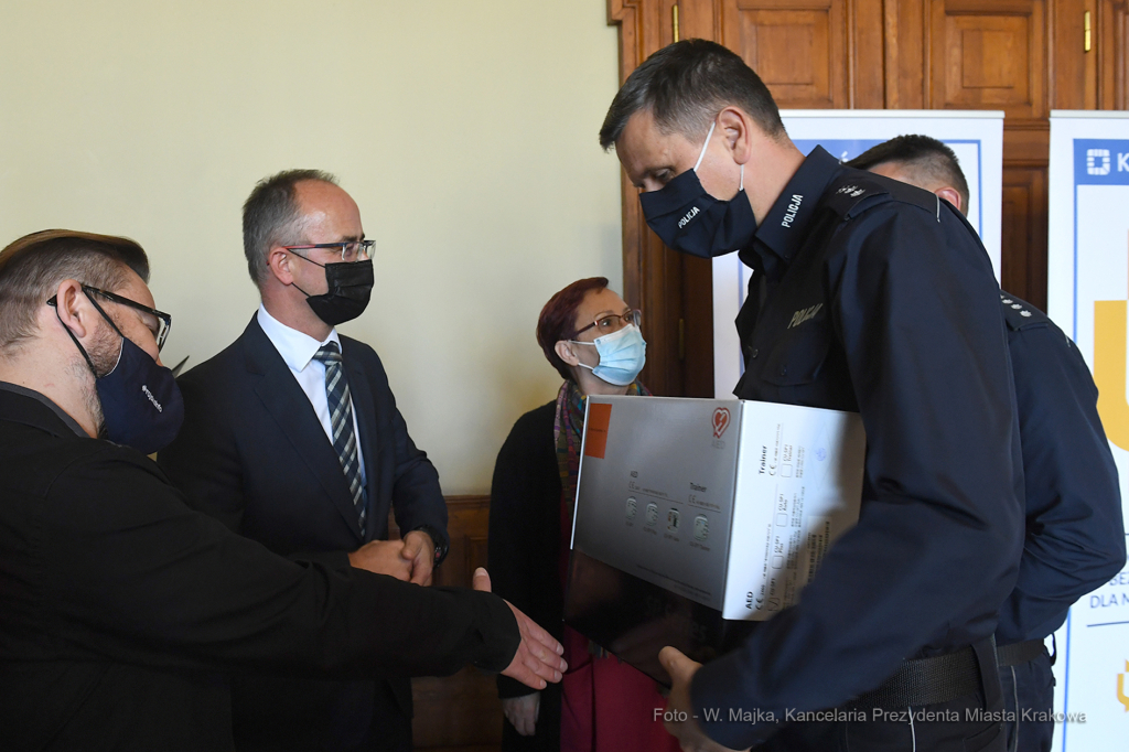 088jpg.jpg-defibrylatory  Autor: W. Majka