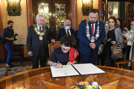 2727jpg.jpg-Tokarczuk