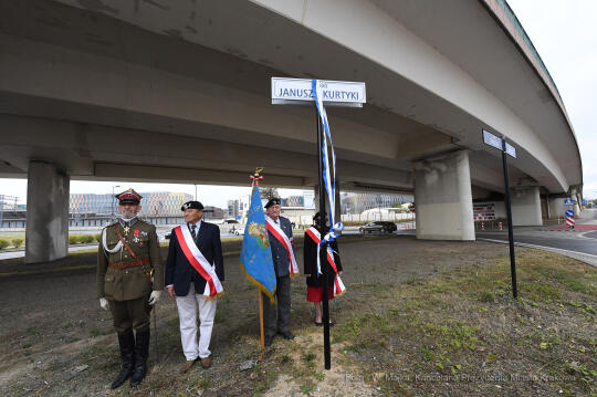 044jpg.jpg-rondo Janusza kurtyki