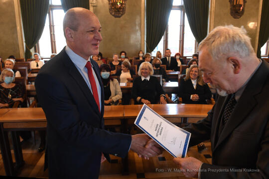 077jpg.jpg-Nagrody dla nauczycieli - tura I