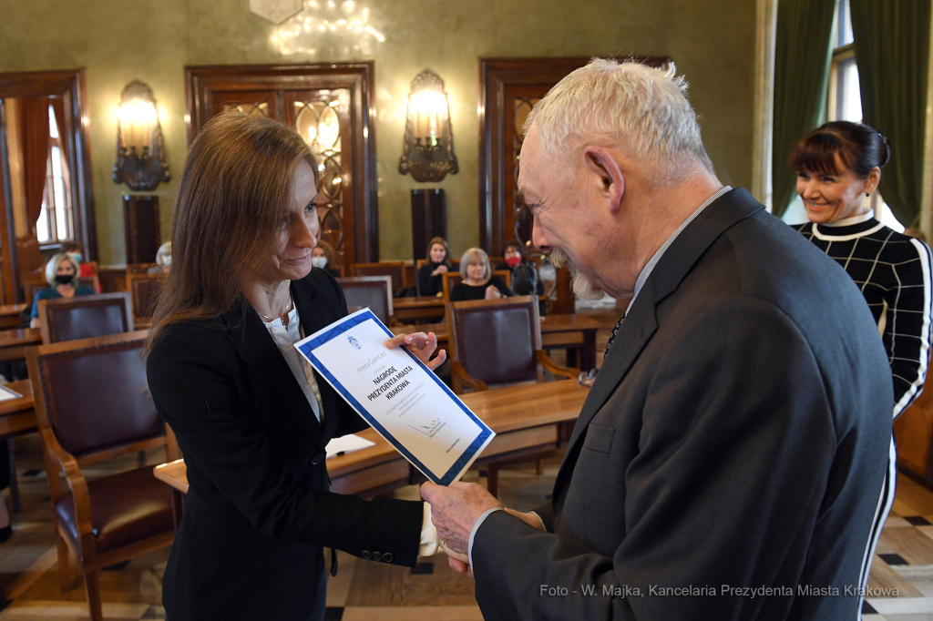 1515jpg.jpg-Nagrody dla nauczycieli - tura I  Autor: W. Majka