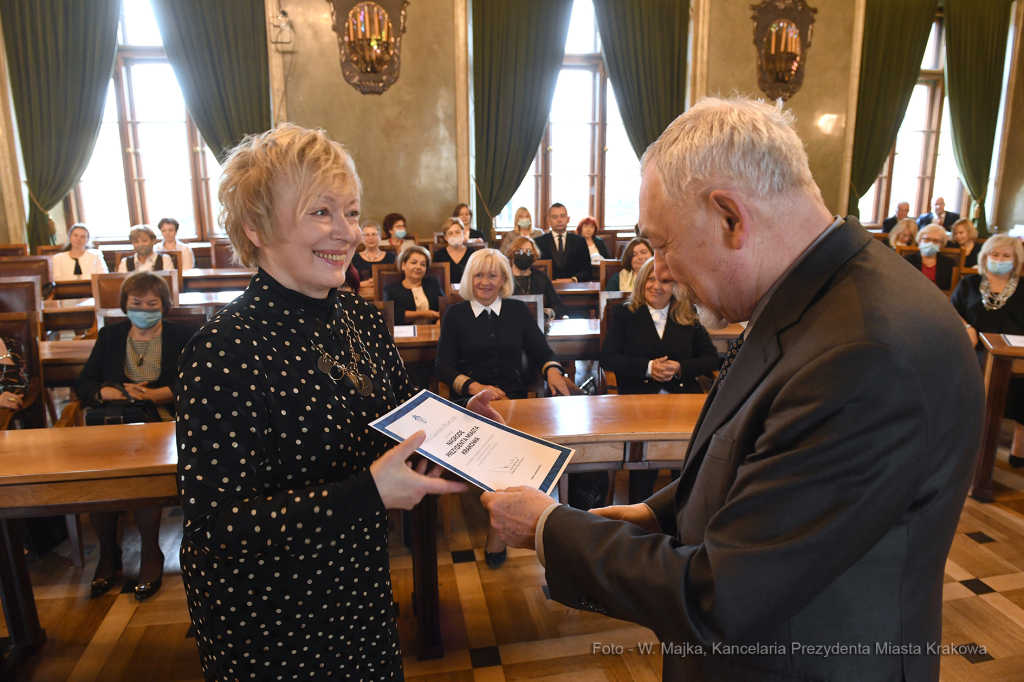 1616jpg.jpg-Nagrody dla nauczycieli - tura I  Autor: W. Majka