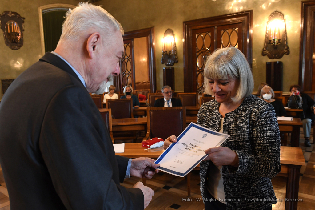 2424jpg.jpg-Nagrody dla nauczycieli - tura I  Autor: W. Majka