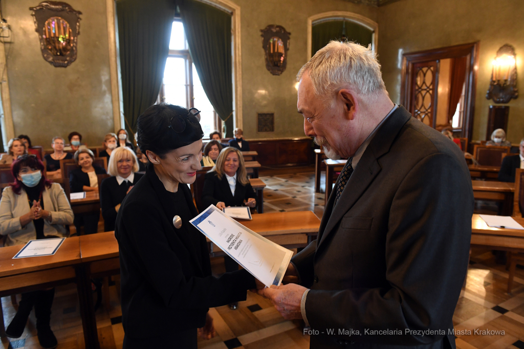 2626jpg.jpg-Nagrody dla nauczycieli - tura I  Autor: W. Majka