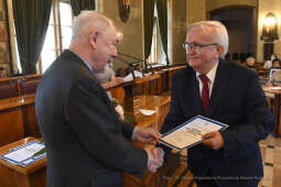 4747jpg.jpg-Nagrody dla nauczycieli - tura I