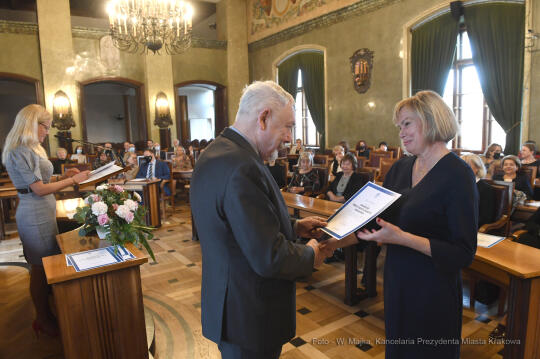 5353jpg.jpg-Nagrody dla nauczycieli - tura I