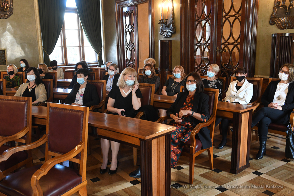 044jpg.jpg-nagrody dla nauczycieli  Autor: W. Majka