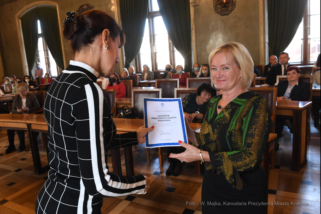 1919jpg.jpg-nagrody dla nauczycieli  Autor: W. Majka