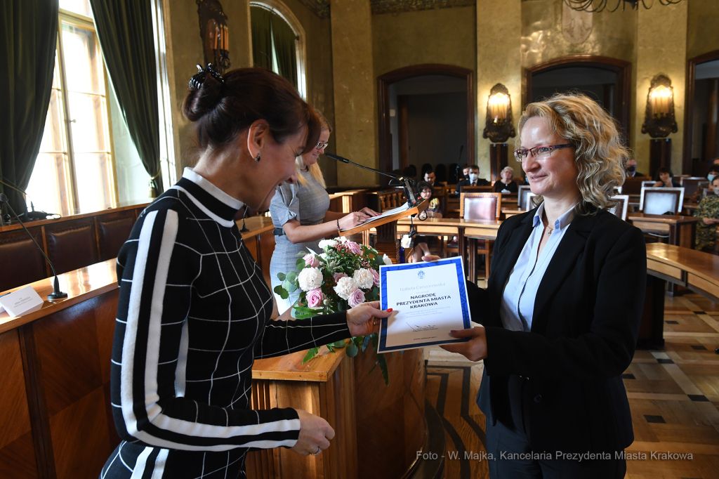 077jpg.jpg-Nagrody dla nauczvycieli - tyra IV  Autor: W. Majka