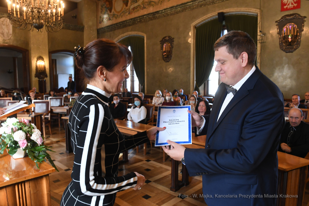 1111jpg.jpg-Nagrody dla nauczvycieli - tyra IV  Autor: W. Majka