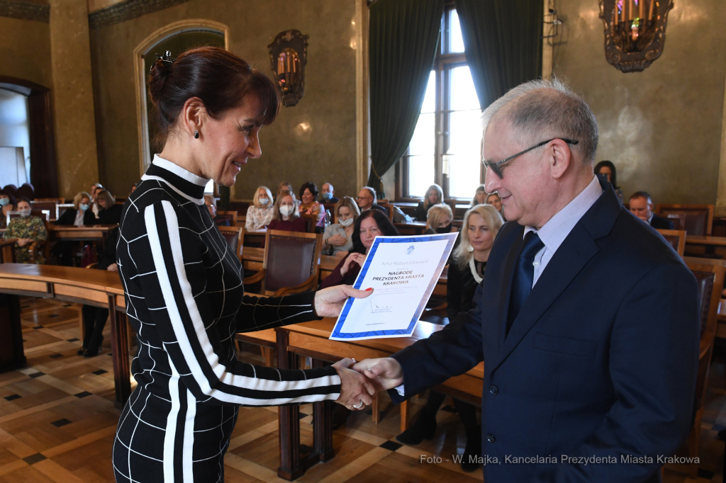 1919jpg.jpg-Nagrody dla nauczvycieli - tyra IV  Autor: W. Majka