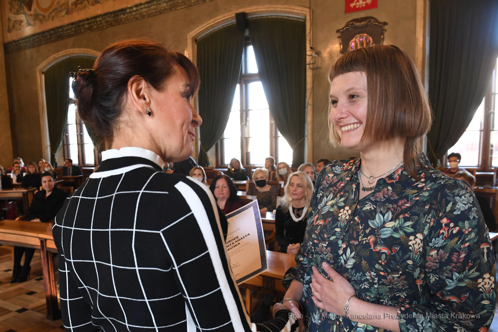 3232jpg.jpg-Nagrody dla nauczvycieli - tyra IV  Autor: W. Majka