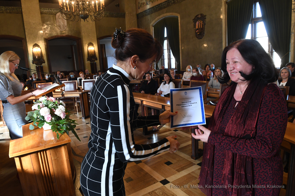 4747jpg.jpg-Nagrody dla nauczvycieli - tyra IV  Autor: W. Majka