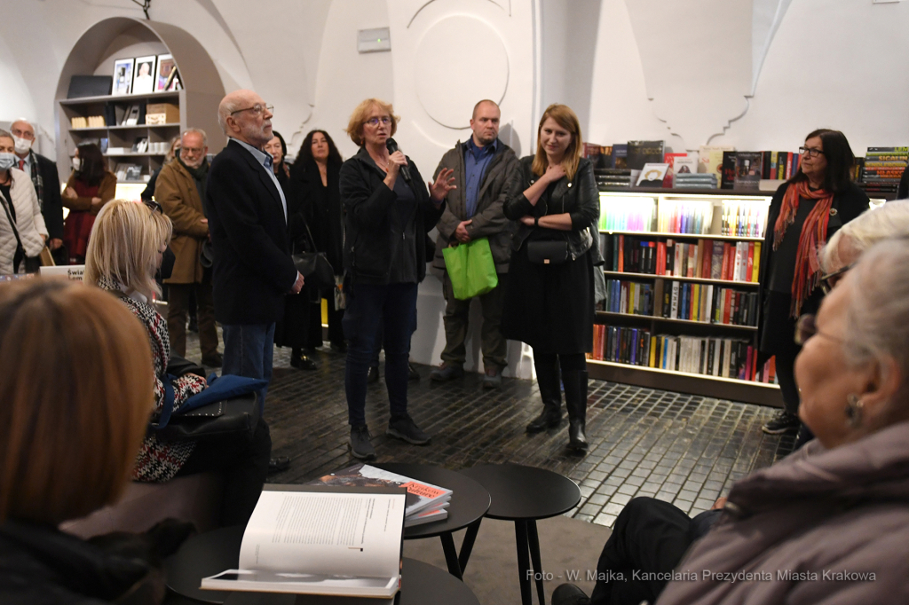 022jpg.jpg-Otwarcie ekspozycji Leszka Sobockiego „Portrety krakowian”  Autor: W. Majka