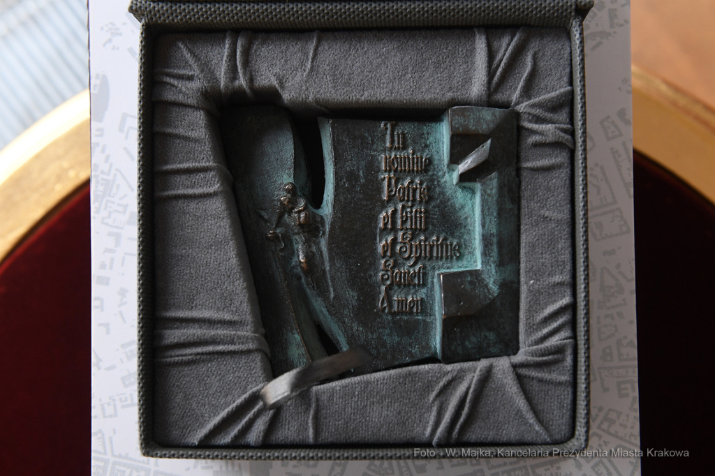 011jpg.jpg-medal św. Krzysztofa  Autor: W. Majka