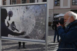 022jpg.jpg-Otwarcie wystawy Świat Czeka