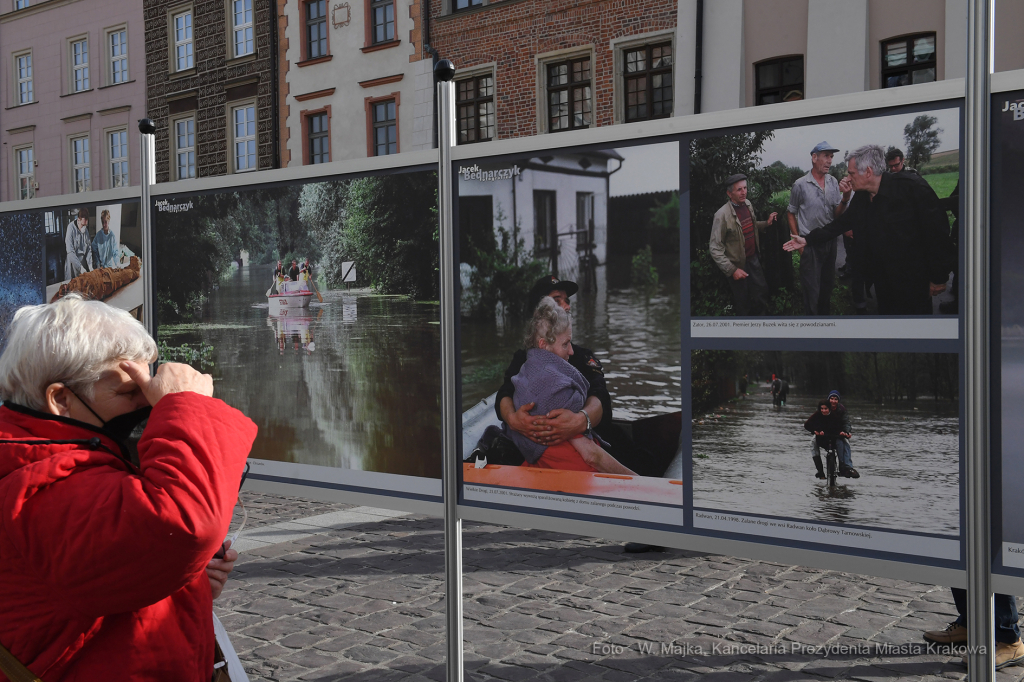 033jpg.jpg-Otwarcie wystawy Świat Czeka  Autor: W. Majka