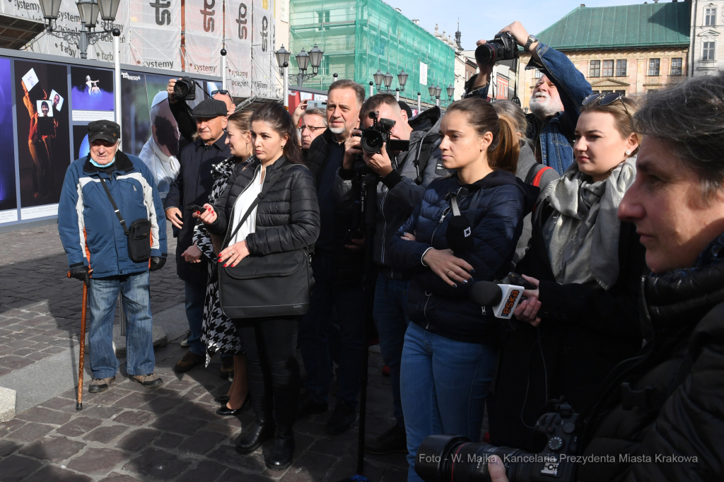 088jpg.jpg-Otwarcie wystawy Świat Czeka  Autor: W. Majka