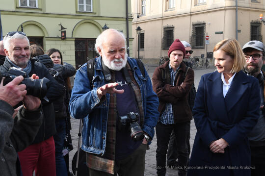 1212jpg.jpg-Otwarcie wystawy Świat Czeka