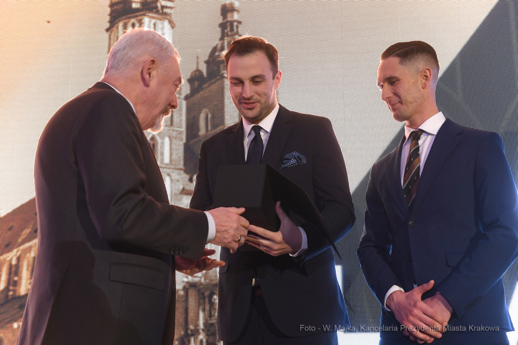 4444jpg.jpg-Gala 10-lecia LoveKraków.pl  Autor: W. Majka