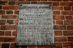 bs-października 31, 2021-033a2095.jpg-Rocznica wyzwolenia, Kośmider, Kwiaty,