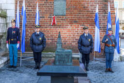 bs-października 31, 2021-033a2115.jpg-Rocznica wyzwolenia, Kośmider, Kwiaty,