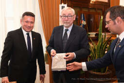 088jpg.jpg-amb. Rumunii