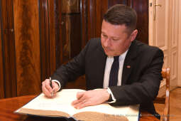 1010jpg.jpg-amb. Rumunii