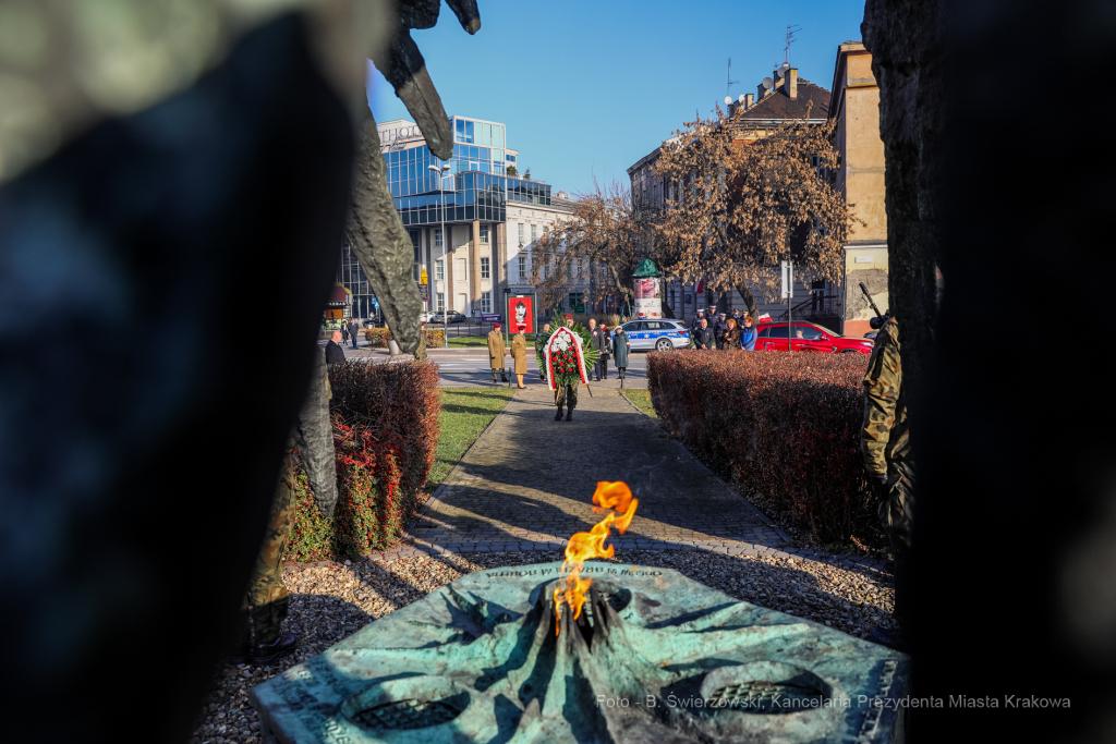 bs_211111_3438.jpg-Uroczystości, 11 Listopada, Kośmider  Autor: B. Świerzowski