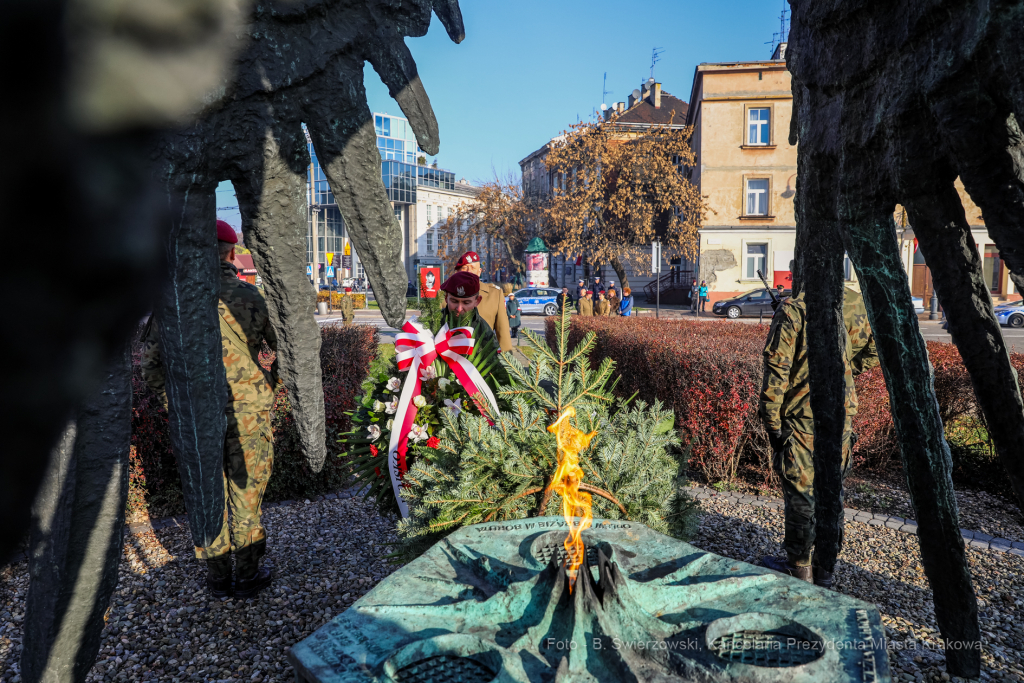 bs_211111_3457.jpg-Uroczystości, 11 Listopada, Kośmider  Autor: B. Świerzowski