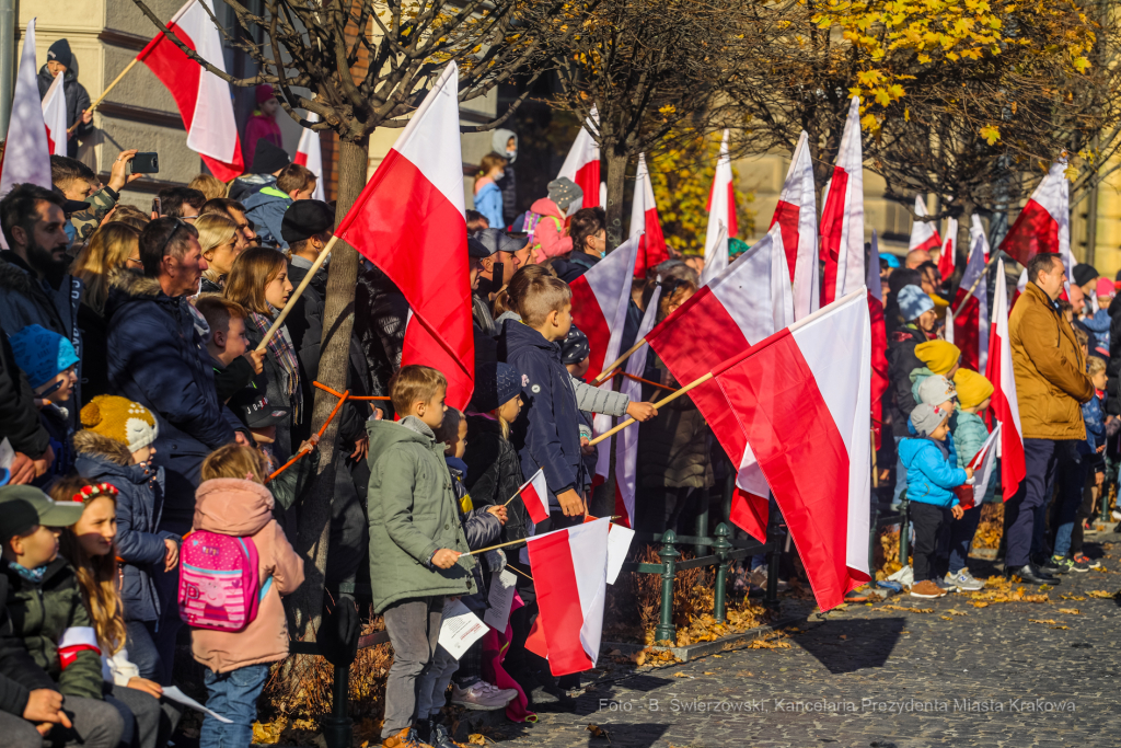 bs_211111_3649.jpg-Uroczystości, 11 Listopada, Kośmider  Autor: B. Świerzowski