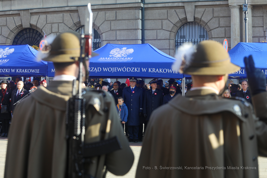 bs_211111_3665.jpg-Uroczystości, 11 Listopada, Kośmider  Autor: B. Świerzowski