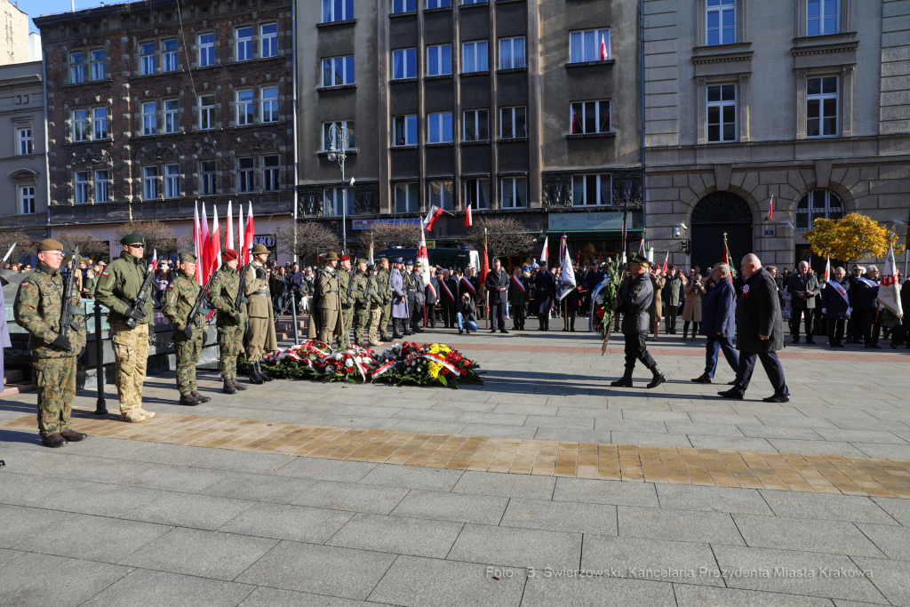 bs_211111_3873.jpg-Uroczystości, 11 Listopada, Kośmider  Autor: B. Świerzowski