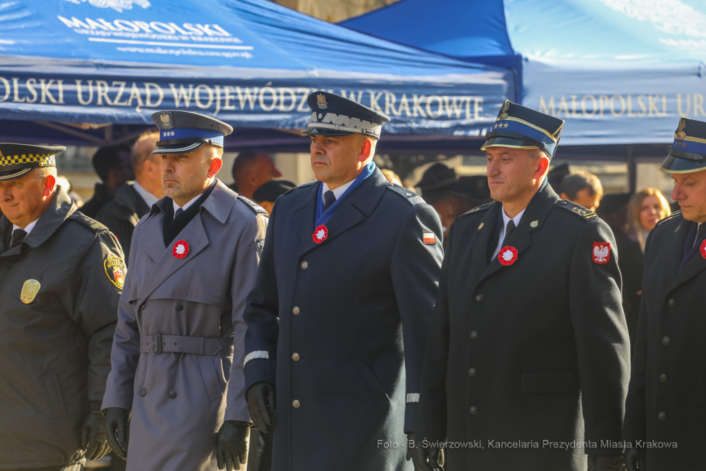 bs_211111_3906.jpg-Uroczystości, 11 Listopada, Kośmider  Autor: B. Świerzowski